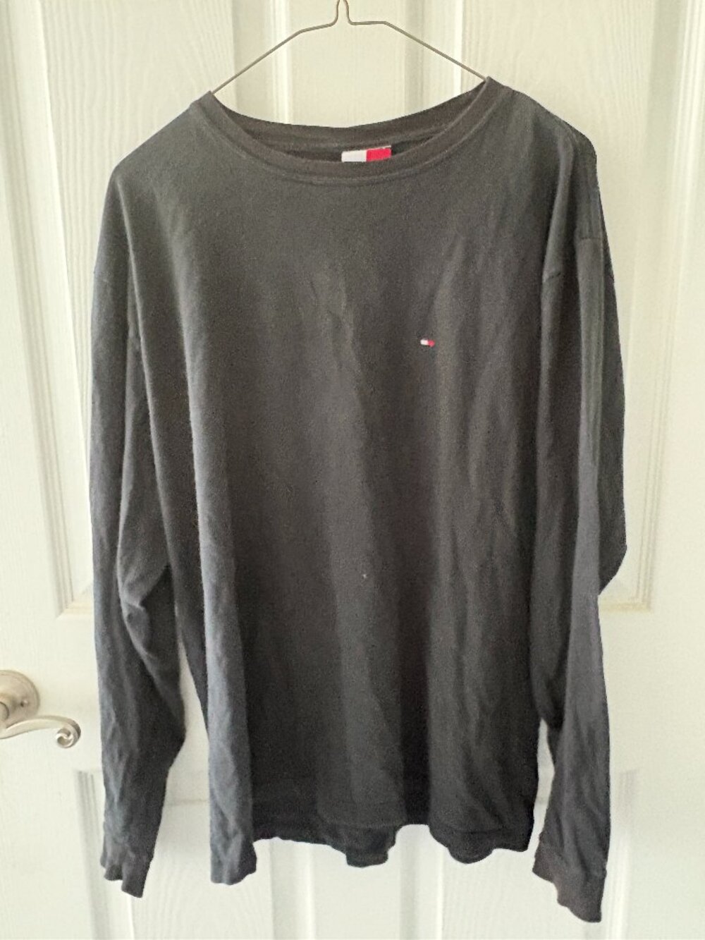 Tommy Hilfiger - Medium Black Long Sleeve